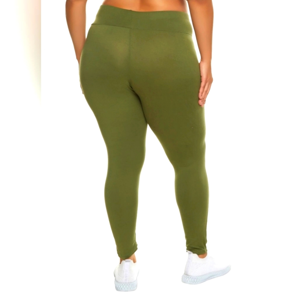 Women's plus size workout leggings